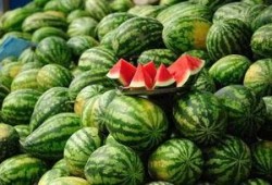 濮阳网红吃瓜事件真相,真相背后的网络狂欢与反思